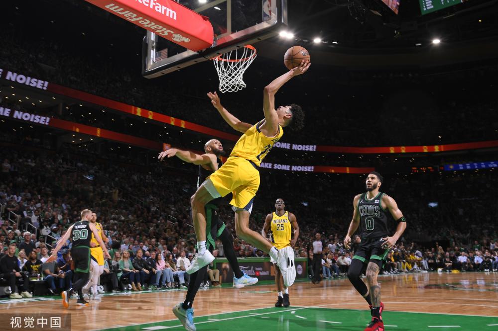 库里砍52分率队升至西部第五，一战创多项纪录，湖勇大战要来了.