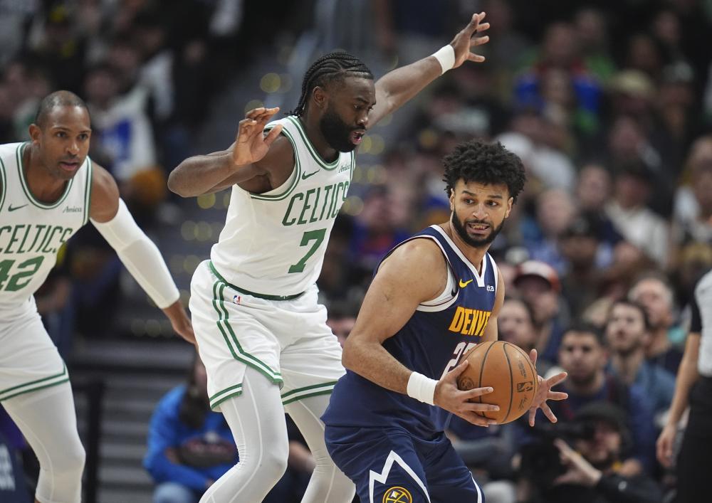 脚踏实地 脚踏实地