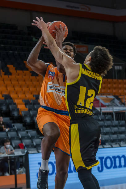 交媒体前 交媒体前