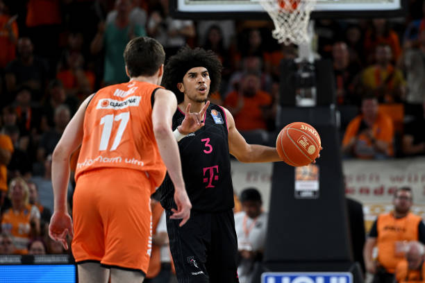 发球成为了 发球成为了